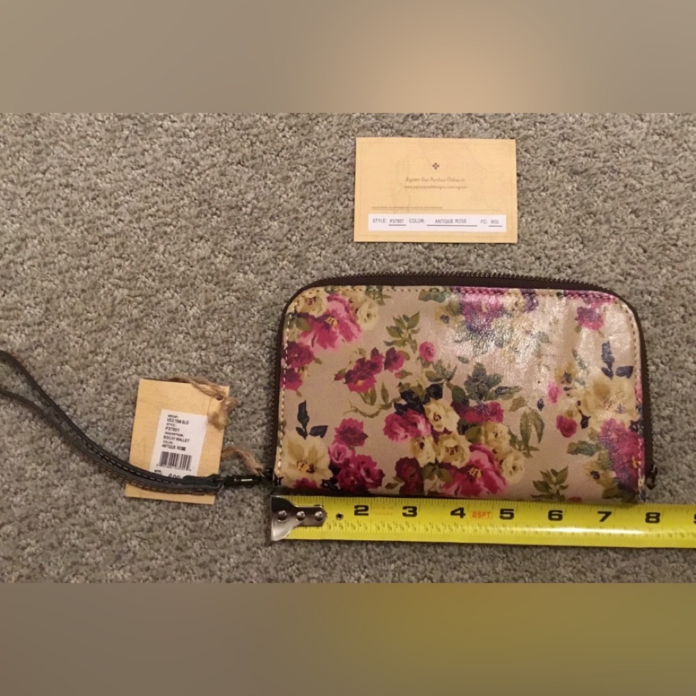 New with tags PATRICIA NASH “Biscay” Floral Zip Wristlet Wallet in Antique Rose